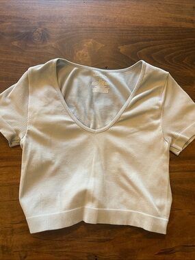 Ribbed V-Neck Short Sleeve Top